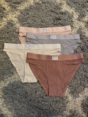 Women s 4 Pairs No Show Panties Underwear Danskin Intimates Size Small