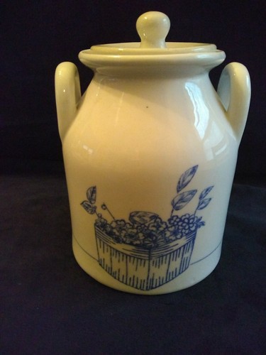 Blue and white porcelain jars and vases