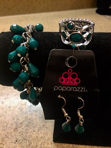 NWT Beautiful 5pc September Fashion Fix Set won’t last! Emerald Green