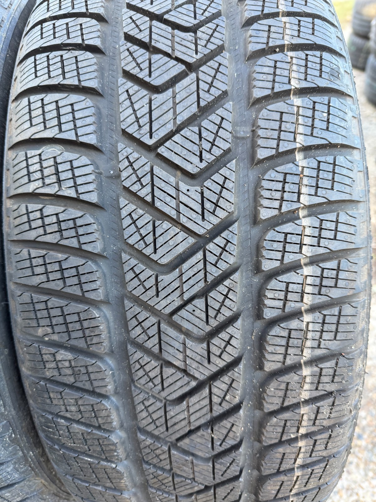 New 255 50 19 Pirelli, Winter, AO, M+S, EV, 103T, x1 Tyre (F1_tyres) YD285