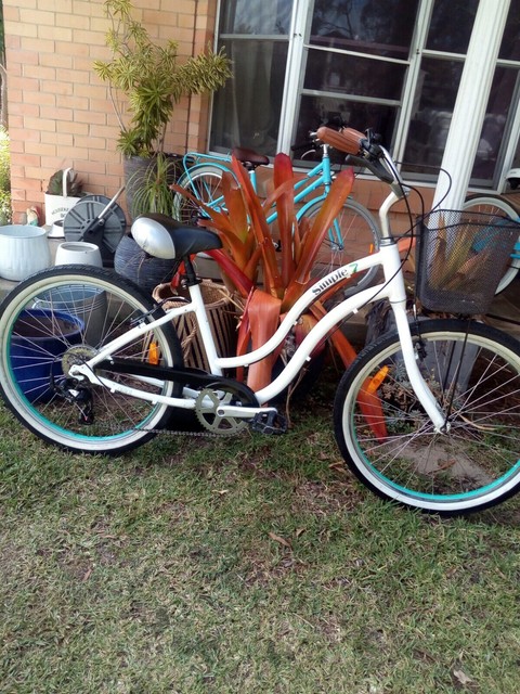 giant beach cruiser womens