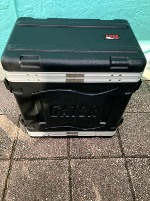 Gator GR Deluxe Lockable Rack Case 6 Space