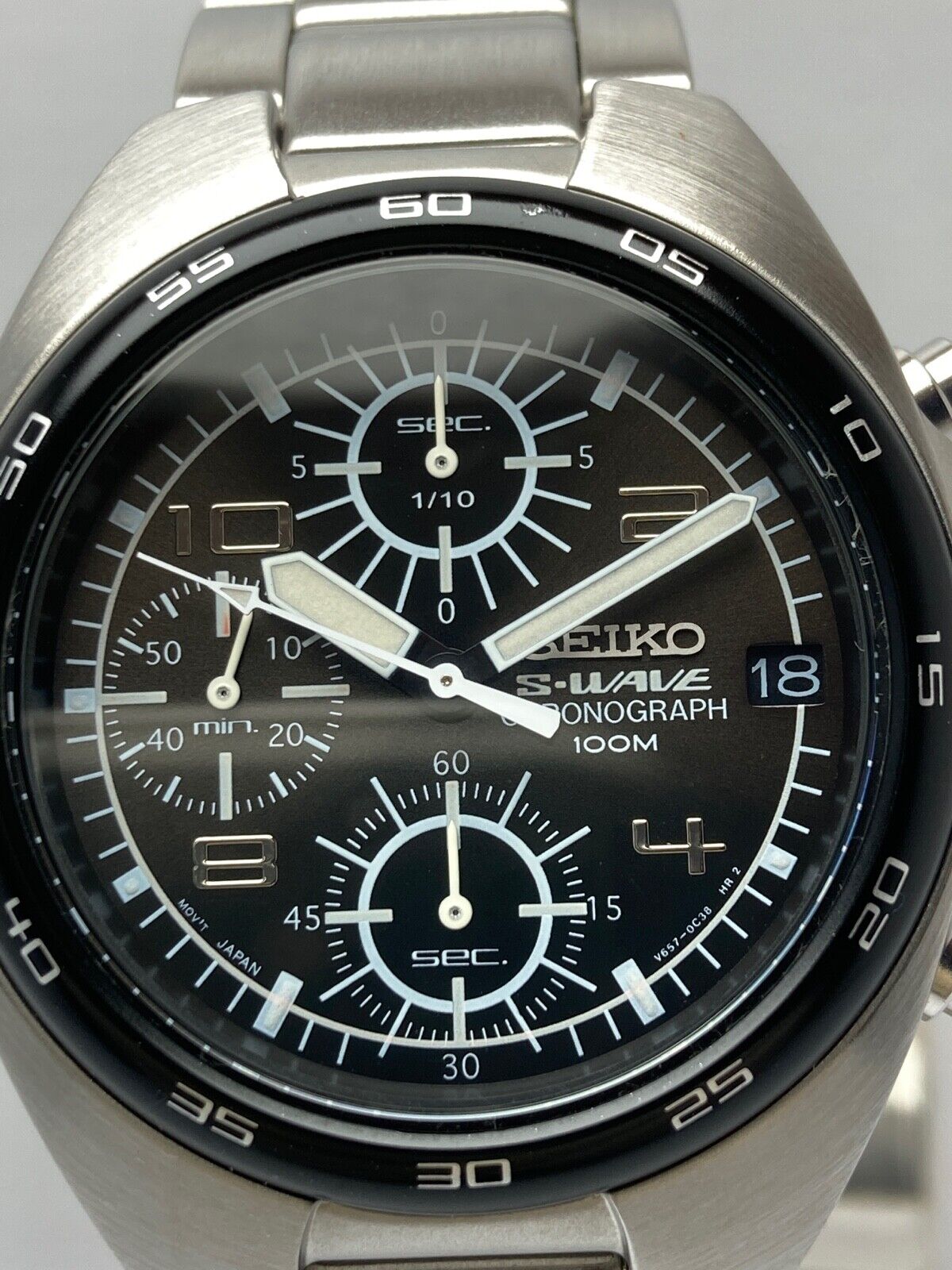 SEIKO,S-WAVE,STEEL,CHRONO,DATE,BLACK DIAL,WR 100M,NEW OLD SEIKO,S-WAVE,STEEL,CHRONO,DATE,BLACK DIAL,WR 100M,NEW OLD