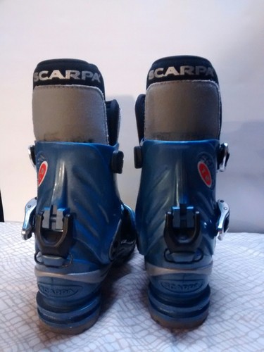 Scarpa T2  Ski Boots 75 MM Code 230 pre owned discounted rate. 3 pin. Beautiful