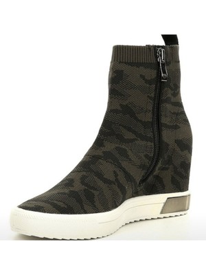 

DKNY Женские зеленые вязаные металлические логотипы на скрытой пятке Cali Wedge Athletic Sneakers 6,5 M, Зеленый, K3033337