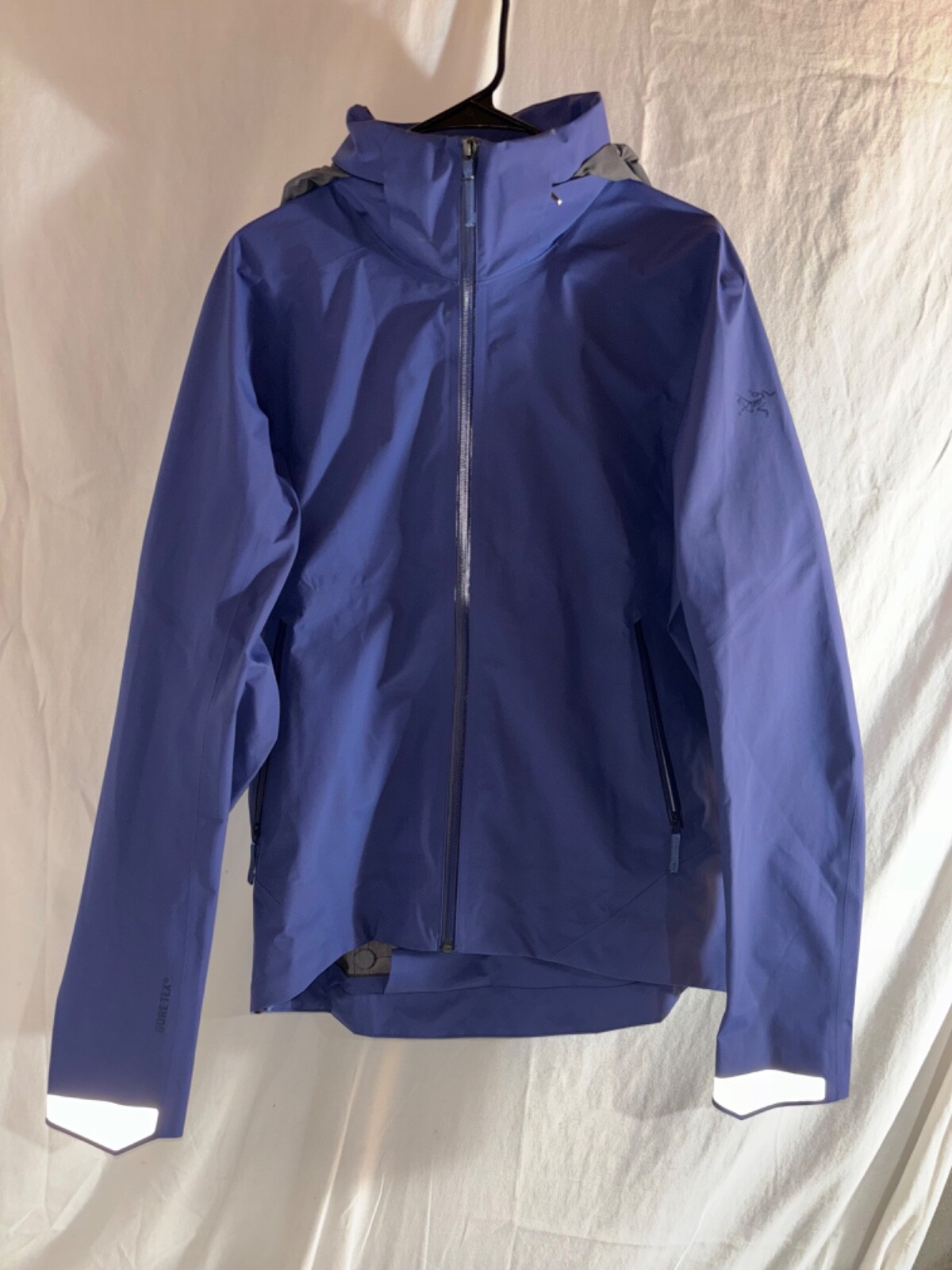 Arc'Teryx A2B Commuter Hardshell Waterproof Rain Jacket Arc'Teryx A2B Commuter Hardshell Waterproof Rain Jacket