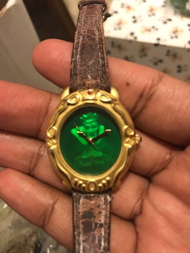 Snow White Evil Queen Magic Mirror 3-D Hologram Watch '93