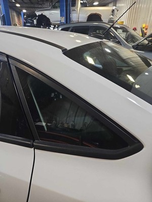 Used Left Quarter Glass fits: FORD FOCUS Left 12 13 14 15 16 17 18