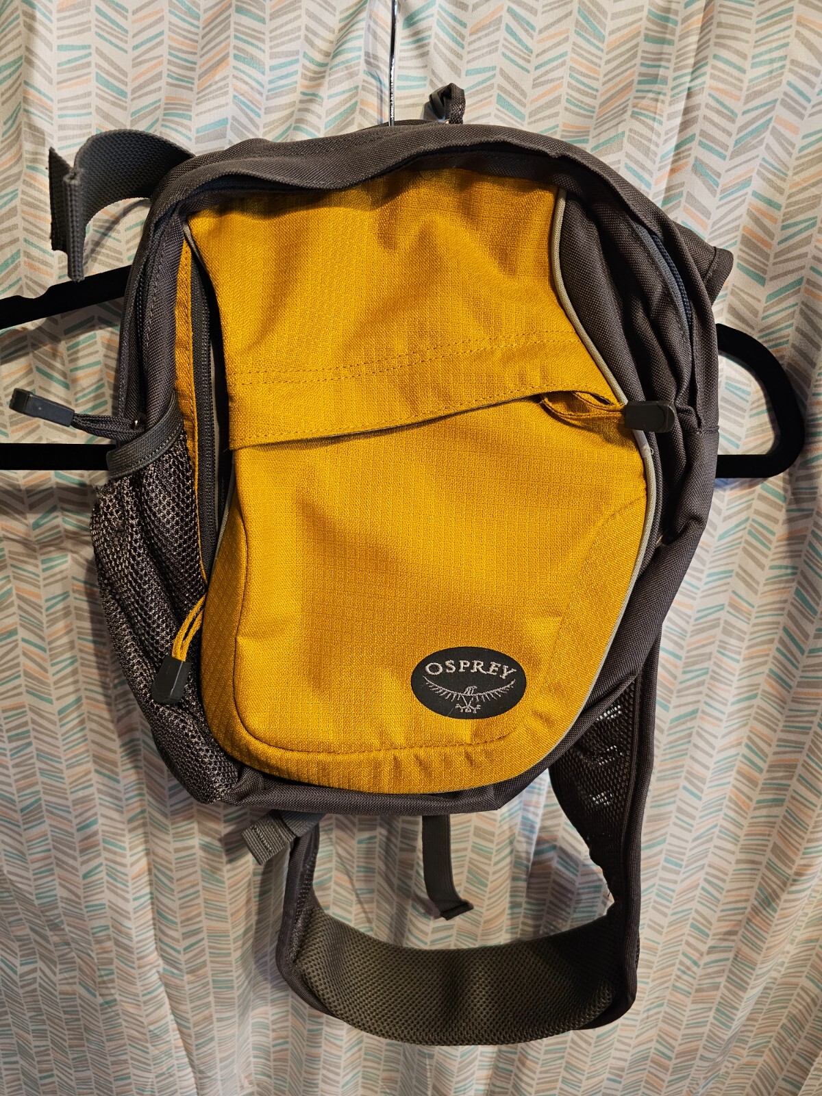 Osprey Veer Yellow Hiking Outdoor Shoulder Backpack Sling Messenger