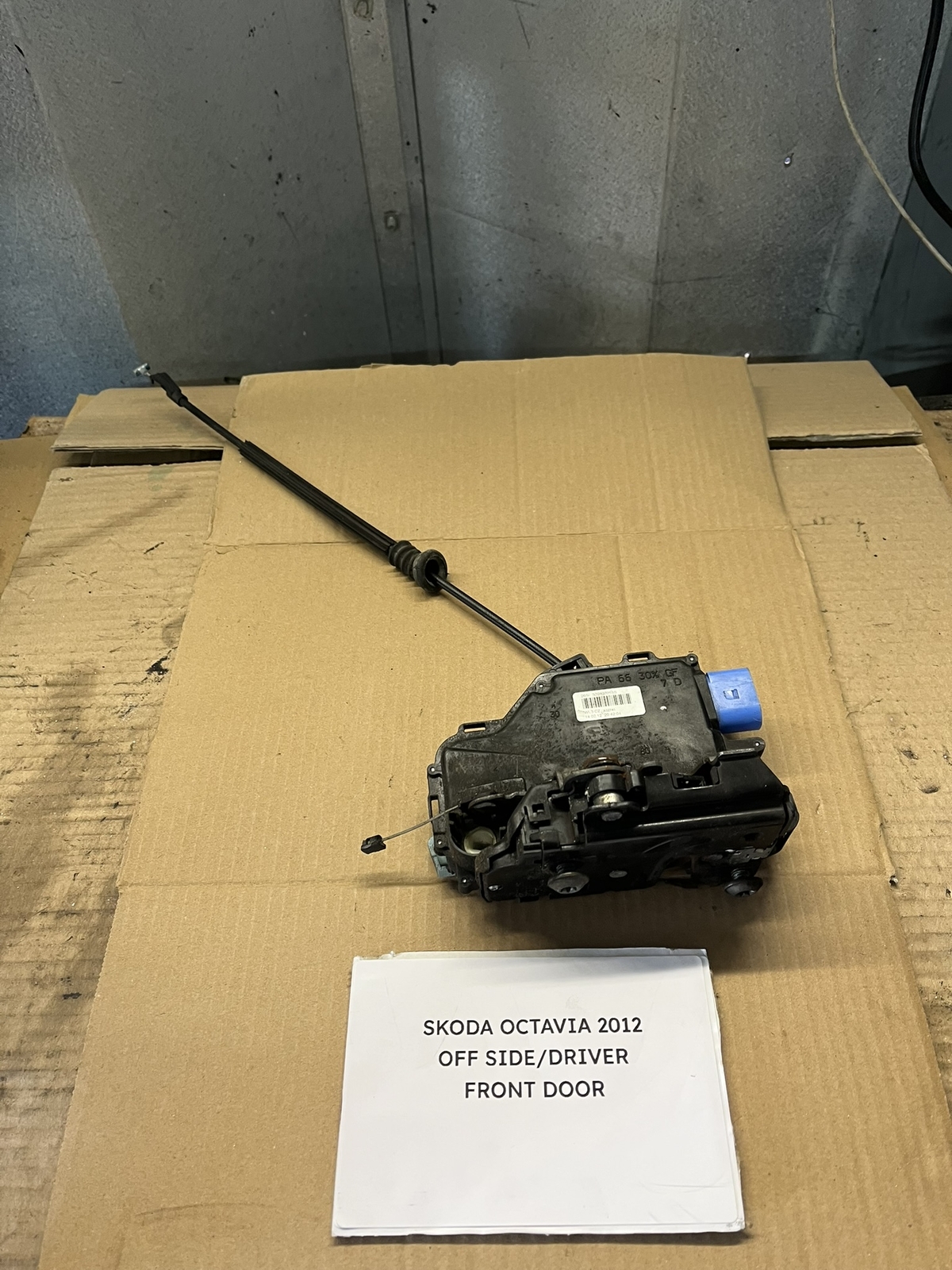 Skoda Octavia 2012 O/S/F Door Lock Hatch Mechanism 3D2837016S