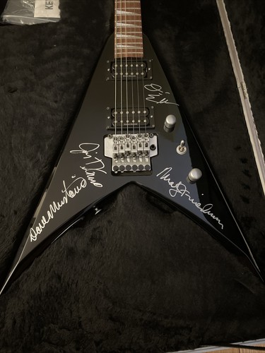 Megadeth Jackson King V Signed Guitar (3/4 Rust In Peace Megadeth Jackson King V Signed Guitar (3/4 Rust In Peace
