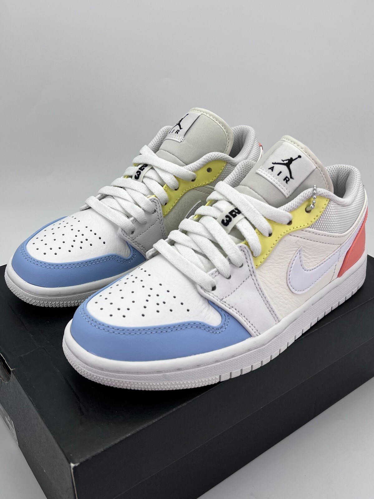シューズ(男性用) Air Jordan 1 Mid \"To My First Coach\" Air Jordan 1 Mid 