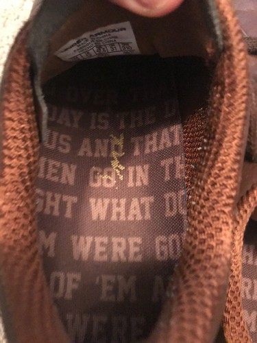 2017 USED TEAM ISSUED NOTRE DAME FOOTBALL UNDER ARMOUR KNUTE ROCKNE  CLEATS 13