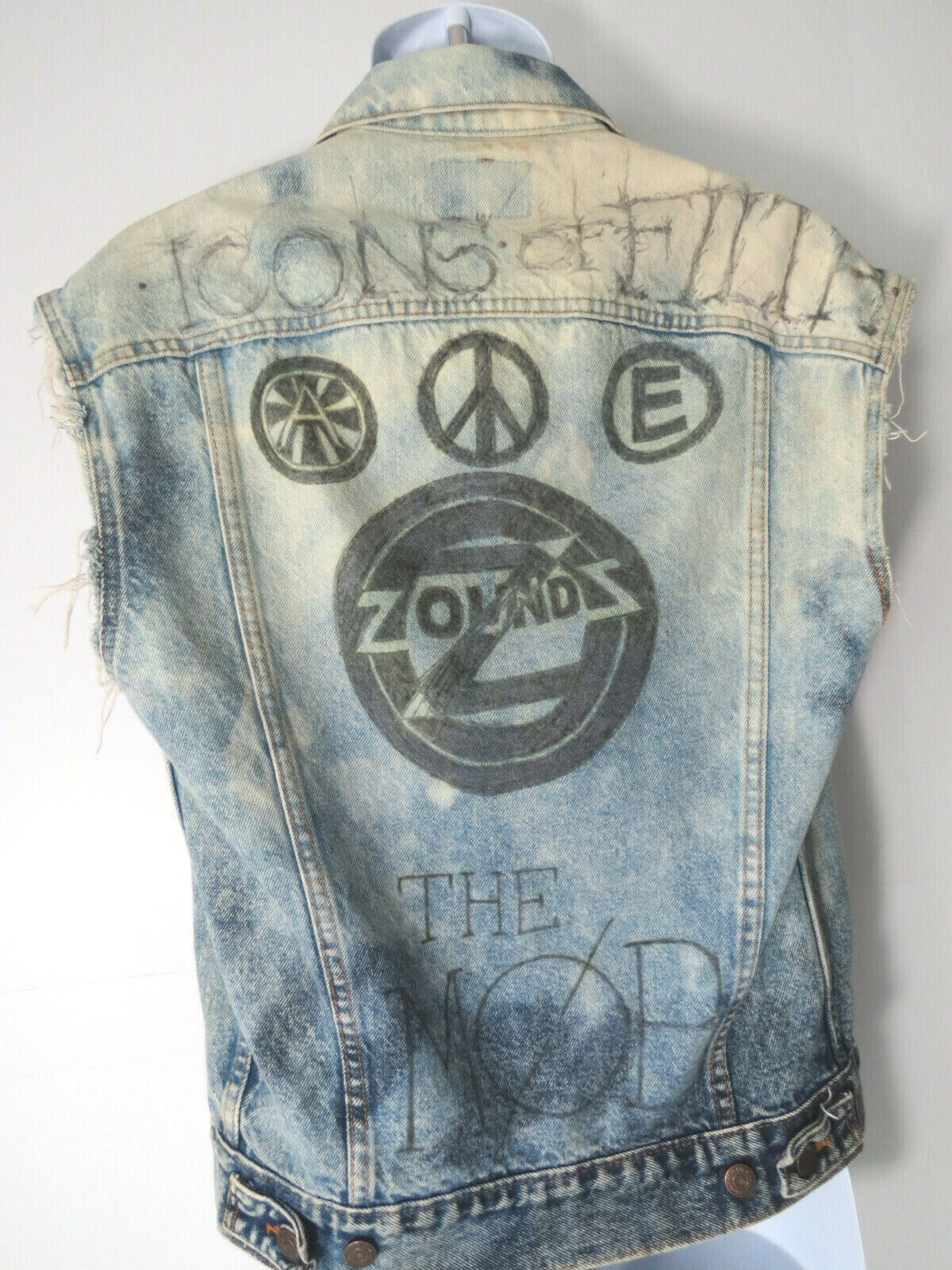 vtg ZOUNDZ PUNK ANARCHY Levi's DENIM VEST 80s The Cravats XS vtg ZOUNDZ PUNK ANARCHY Levi's DENIM VEST 80s The Cravats XS
