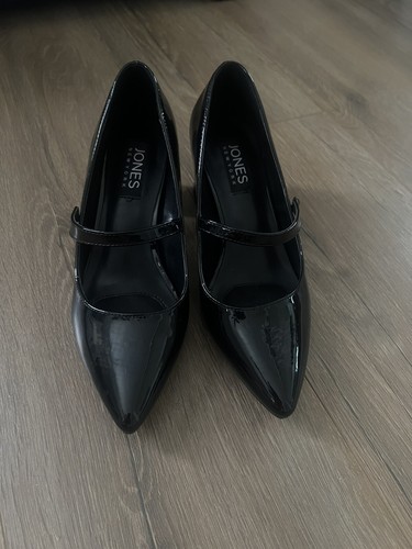 Jones New York Black Patent Leather Pointed Toe Heels With