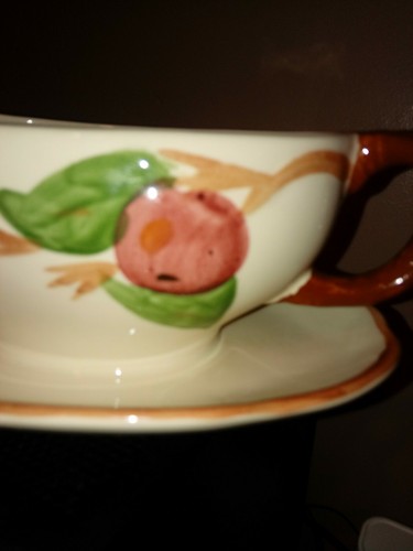 Dishes, Apple Franciscan, dinnerware vintage collection, ivory color.