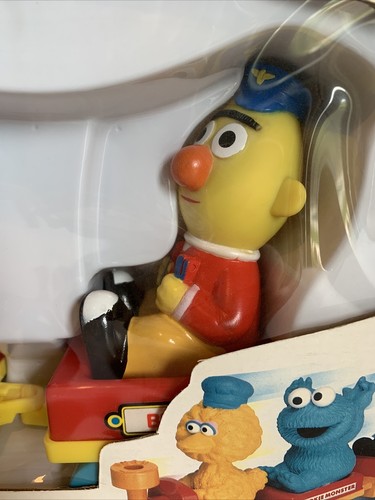 Sesame Street Big Bird's Wind Up Train Vintage Set Bert Cookie