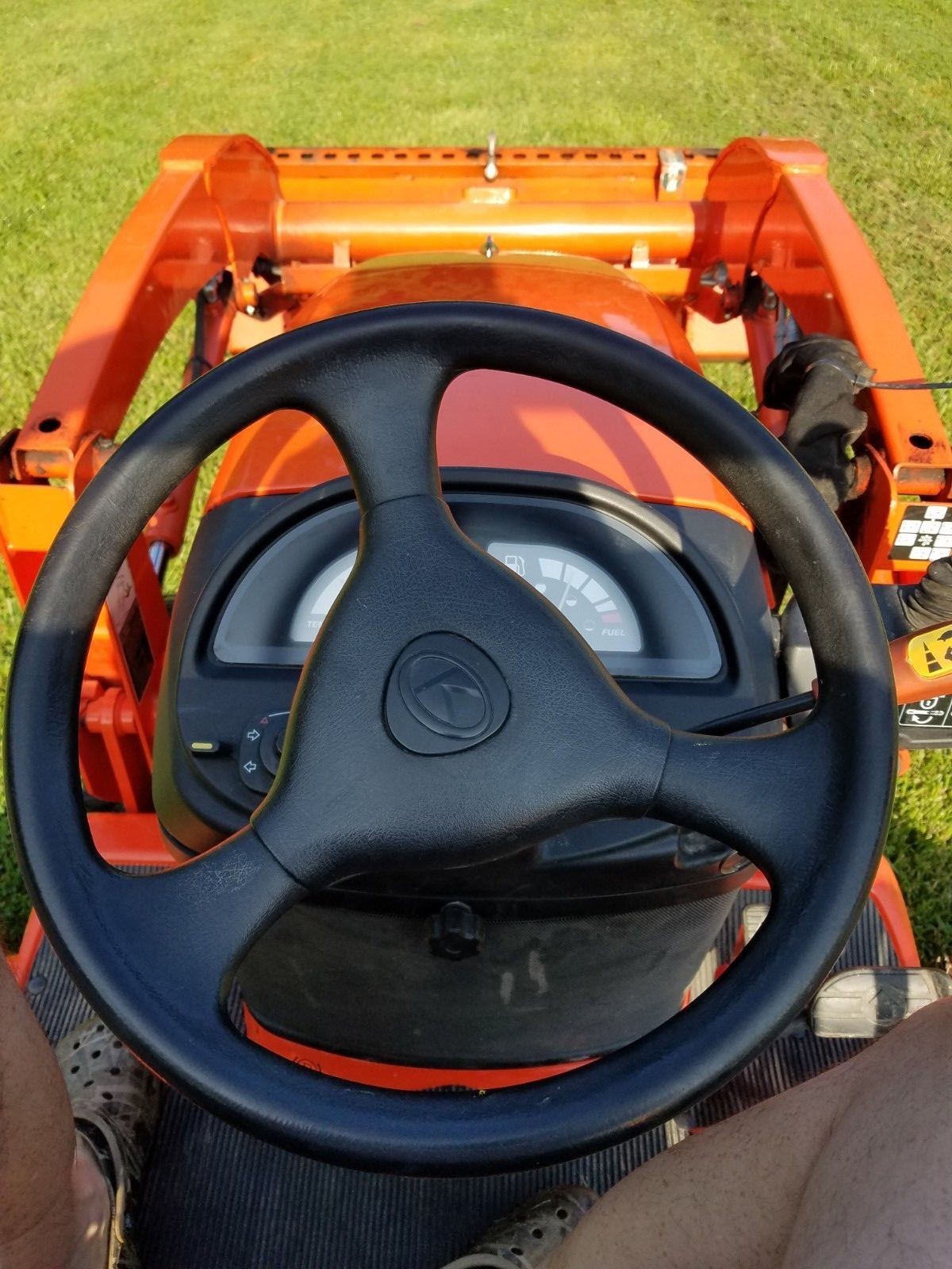 Kubota BX2660 Diesel 4X4 Hydro Lawn Tractor Mower Loader