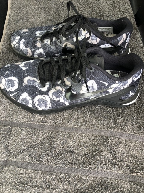 nike metcon 4 size 6