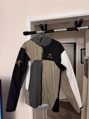 Multi Color Size Large Goretex