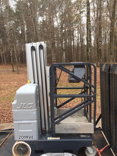 JLG 20mvl lift w/ trailer. Personal Electric Mast Genie gr20 drivable scissor