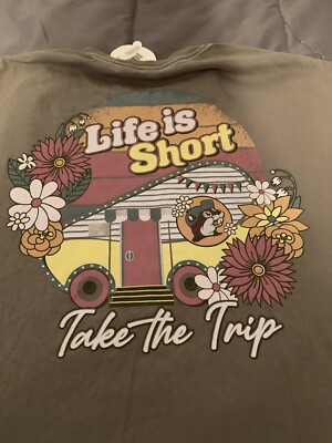 Buc-ees Shirt Womens  Green Graphic Beaver ''Life Is Short Take the Trip'' Xl