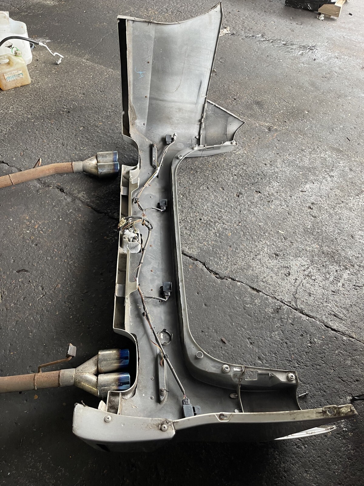 TOYOTA ALPHARD/ VELLFIRE GGH20 AFTERMARKET REAR BAR WITH EXHAUSTS - thumbnail 8