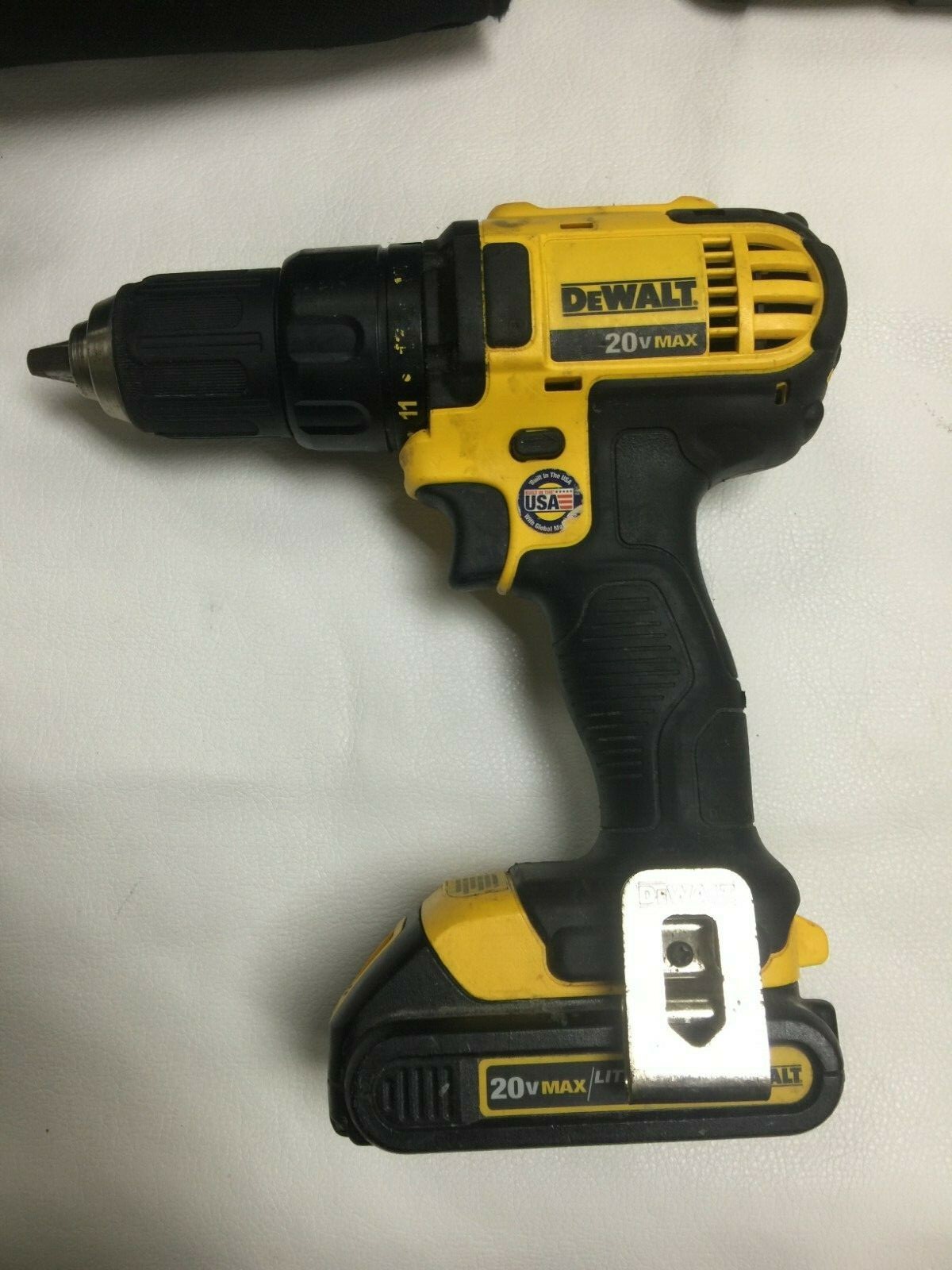 DEWALT 20-Volt MAX Lithium-Ion Cordless Hammer Drill/Impact Driver Combo Kit