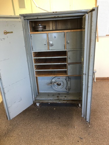 mosler safe two door  with inner safe , old post office safe, good condition