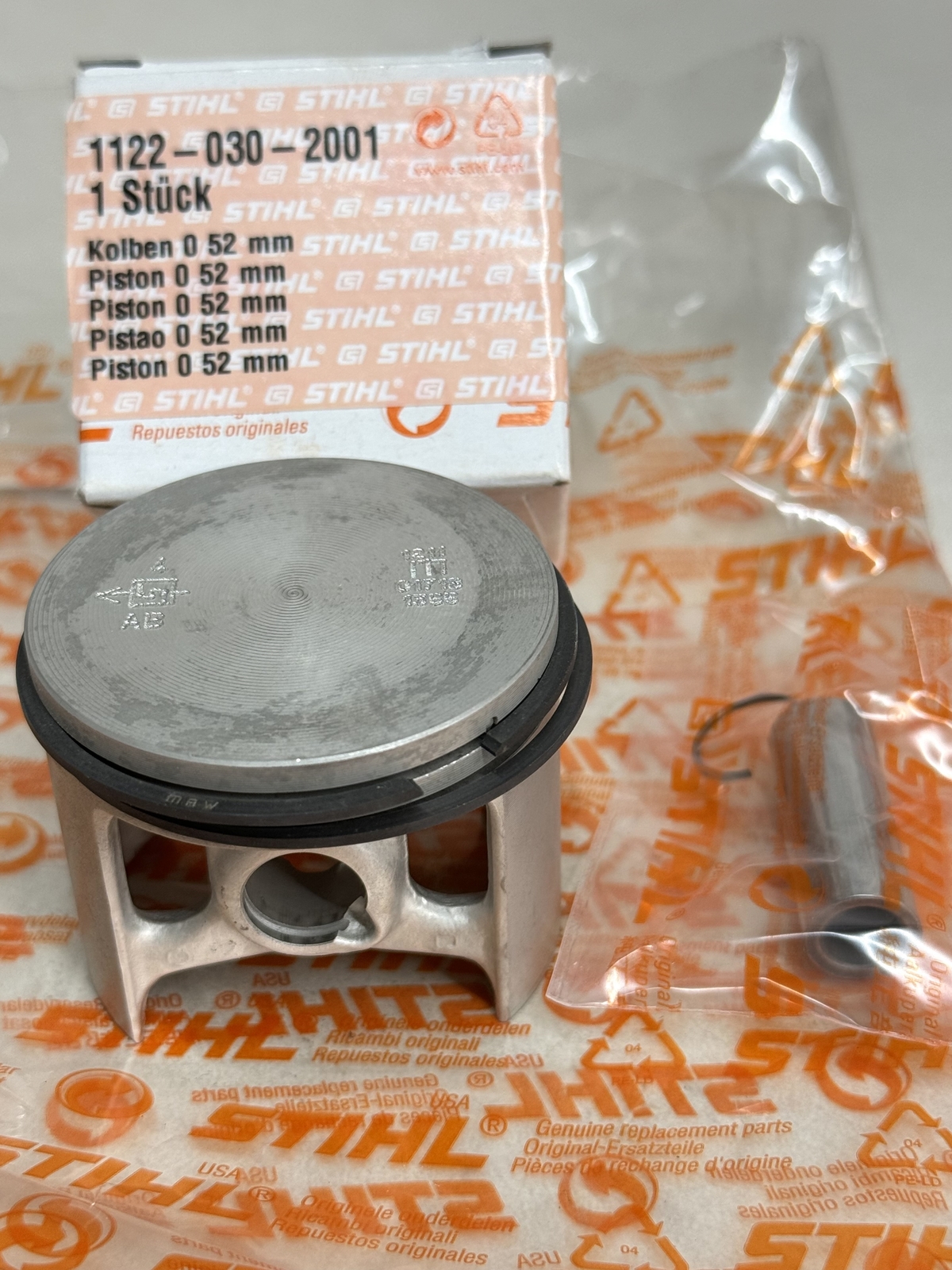 STIHL OEM PISTON 1122 030 2001 52MM FOR 064 064R 064RW GENUINE D52 ASSEMBLY - Picture 1 of 2