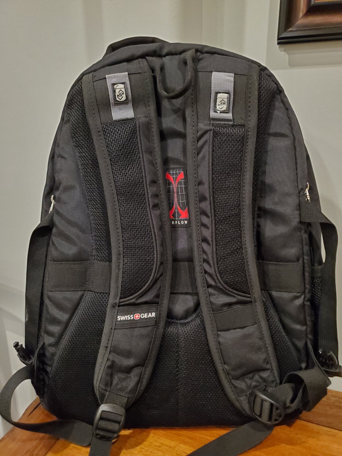 Swiss gear laptop and tablet storage black backpack airflow technology