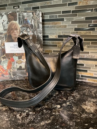 バッグ COACH Archive Sling Bag Black Leather VTG 90s Coach Black Slim Leather Purse, Crossbody Saddle Bag