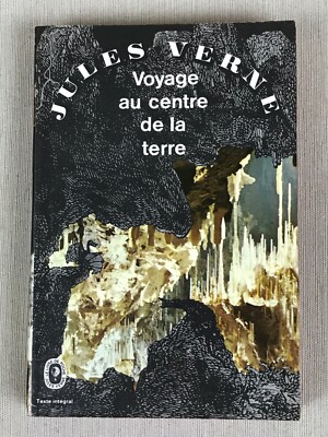 JULES VERNE, Voyage au Centre de la Terre - French, VINTAGE 1966, Illustrated