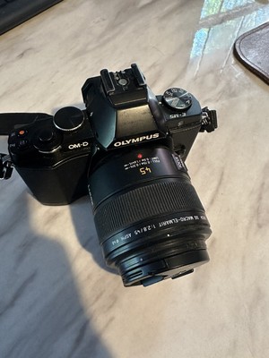 Olympus OM-D E-M5 16.1 MP Digital Camera Black W/ PL 45mm Macro Lens - Excellent