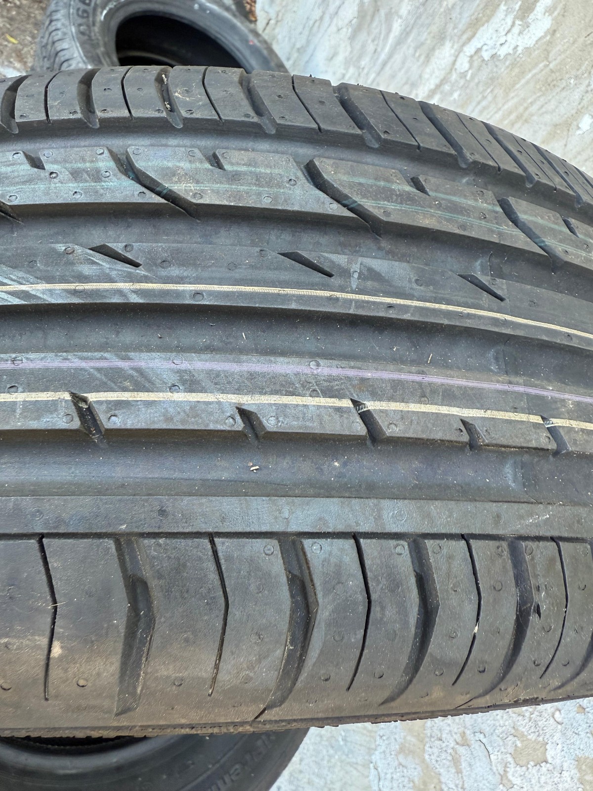New 225 55 16 Continental, C Premium Contact 2, AO 95Y, x1 Tyre (F1_tyres) YD172