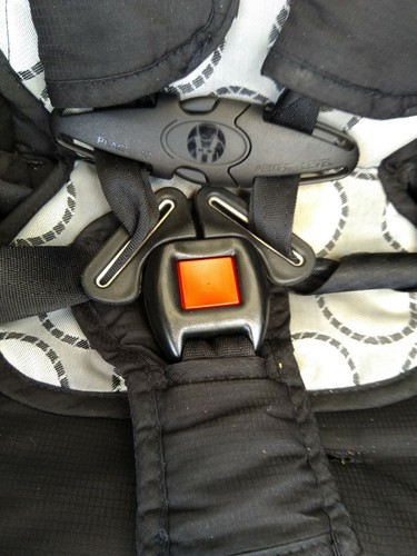 Britax B-SAFE Infant/Baby Car Seat with  Base  2013 ** missing HOOD**