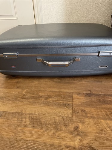 Vintage American Tourister Tri-Taper Hard Shell blue Suit