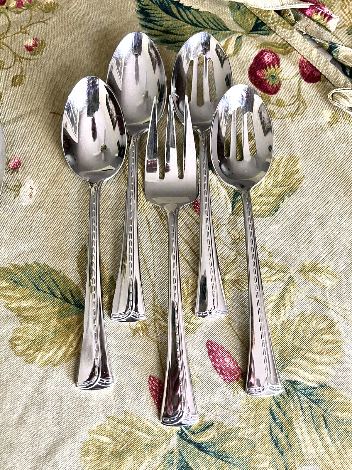 City Rhythms 5 Piece Hostess Serving Set