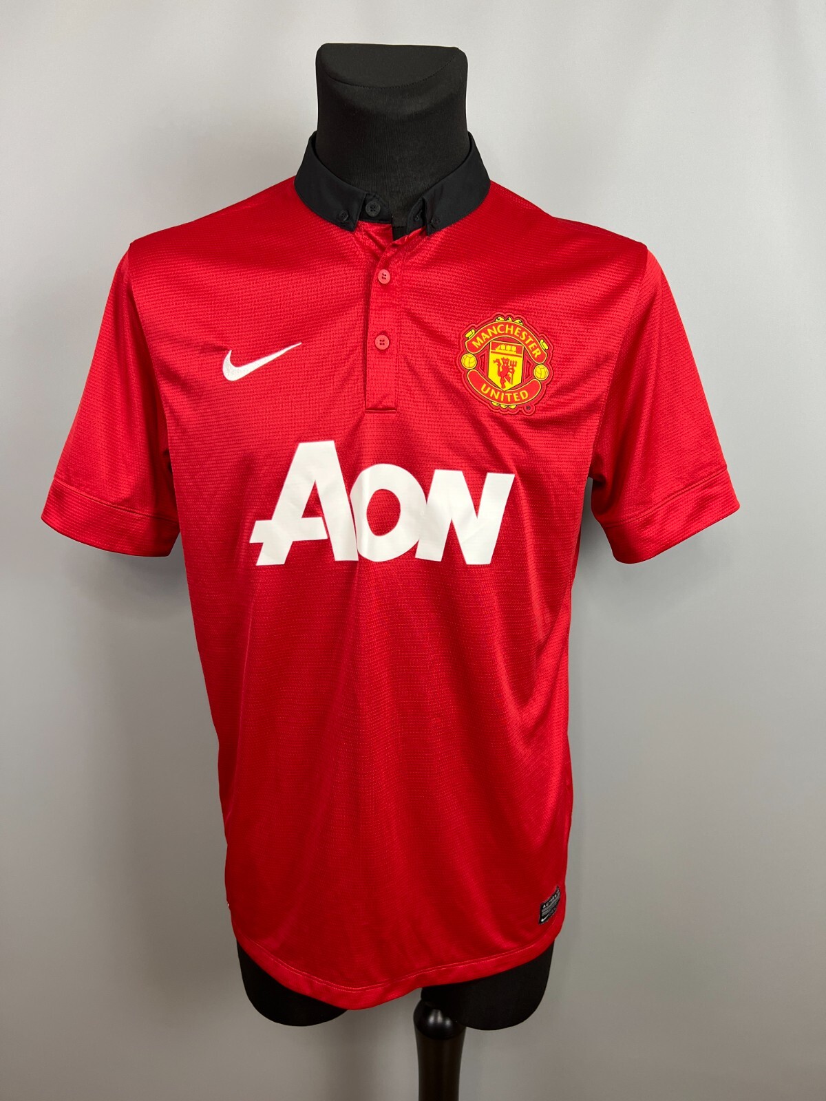MANCHESTER UNITED 2013 2014 HOME SHIRT FOOTBALL SOCCER MANCHESTER UNITED 2013 2014 HOME SHIRT FOOTBALL SOCCER