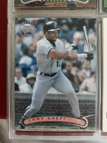 7 Gary Sheffield baseball cards. Hit 509 home runs in his
