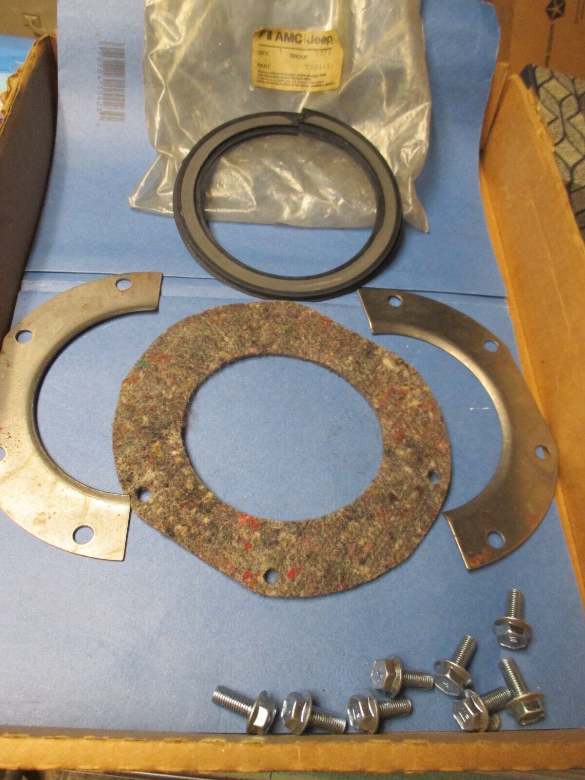 front axle knuckle seal kit,new,N.O.S. 60's-70s jeep models front axle knuckle seal kit,new,N.O.S. 60's-70s jeep models