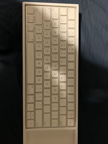 Apple Keyboard (A1644) And Apple Trackpad (A1535)
