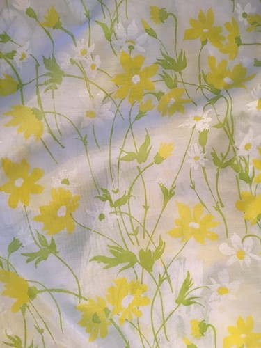 Vintage Sheer Mod Retro Fabric Daisies 45” 25 Yards Bolt