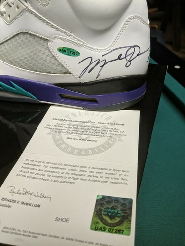 Michael Jordan Signed Air Jordan Grape 5's  sz 13 Upper Deck Authenticated! READ