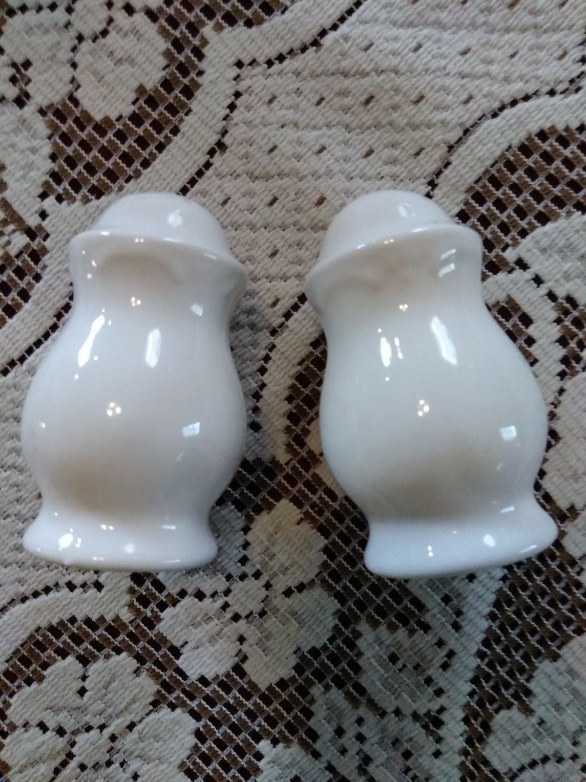 Pfaltzgraff Filigree Salt and Pepper Set stoneware white