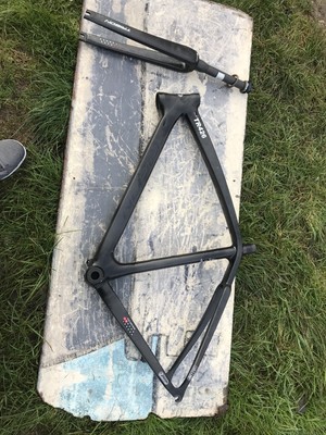 1 carbon fork threadless