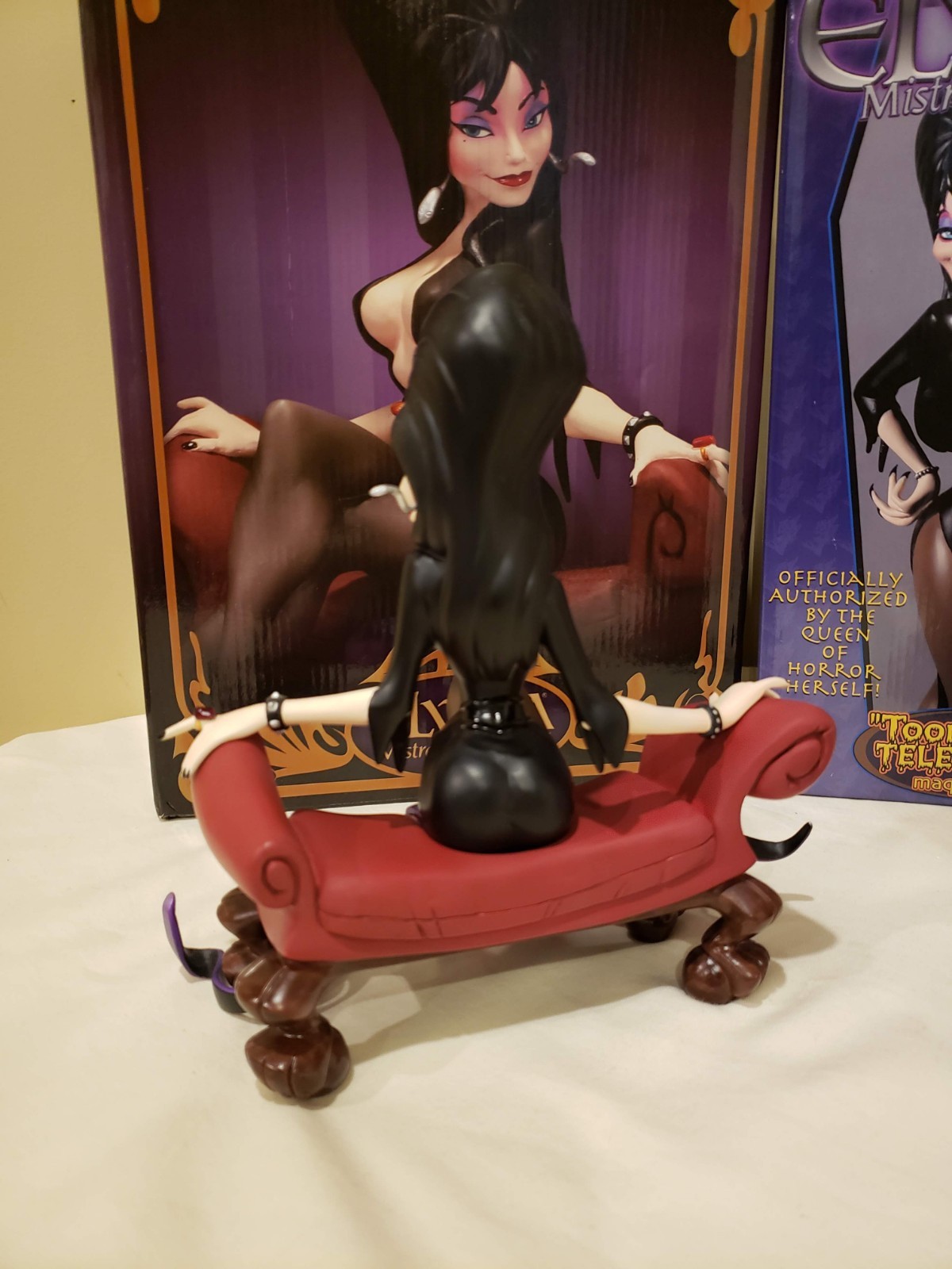 Sideshow Exclusive Electric Tiki ELVIRA Statue Maquette Tooned Up 2 Figure Lot !