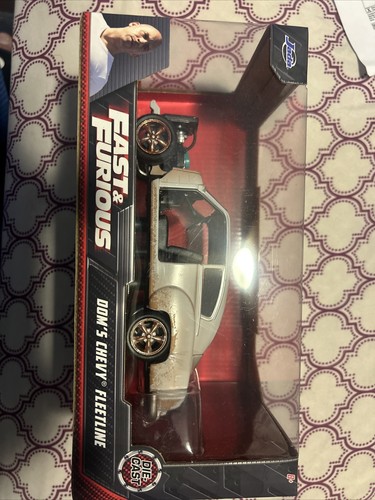 Jada Dub City 2002 White GMC Yukon Denali Die-Cast Metal 1