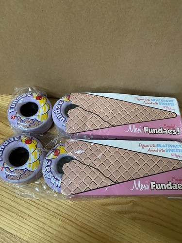 MOXI  FUNDAE Quad WHEELS. Lavender COLOR. USED 1 SESSION- In