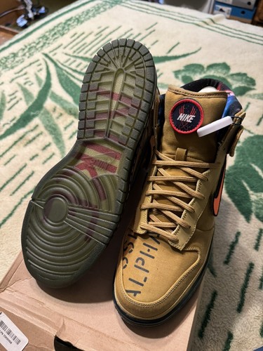 NIKE SIZE 10.5 - NIKE DUNK HI PREMIUM QS GALAXY